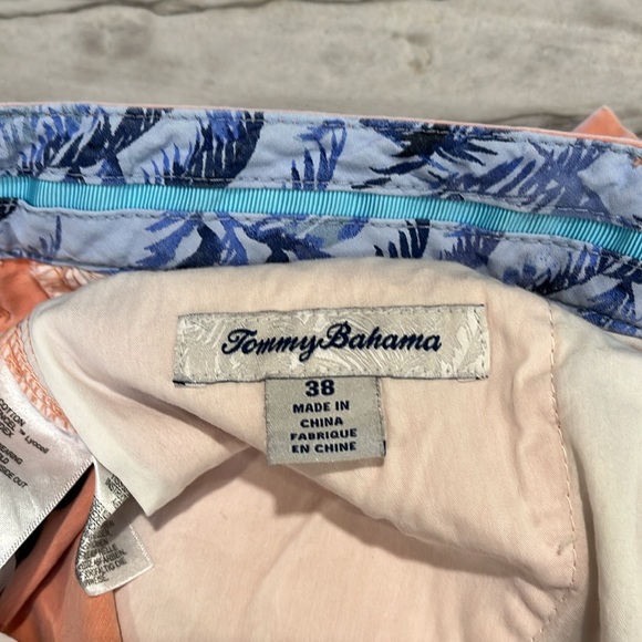 Tommy Bahama size 38 orange shorts - Picture 2 of 3